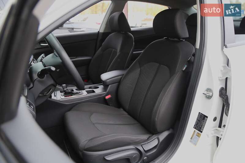 Седан Kia Optima 2017 в Киеве