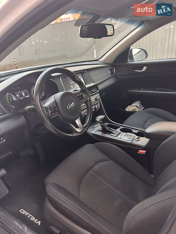 Седан Kia Optima 2017 в Одессе