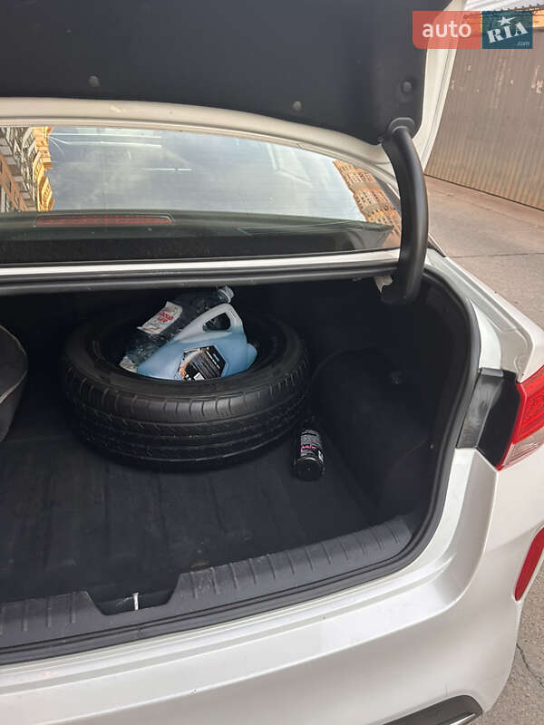 Седан Kia Optima 2017 в Одессе