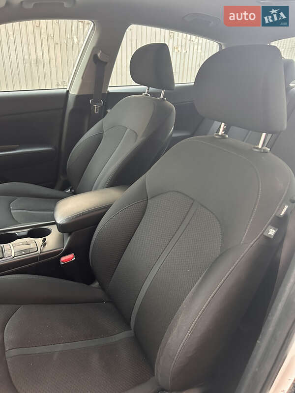 Седан Kia Optima 2017 в Одессе