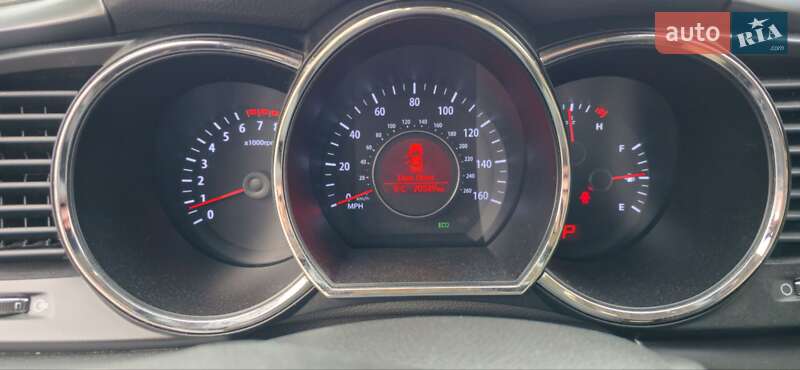 Седан Kia Optima 2012 в Житомире