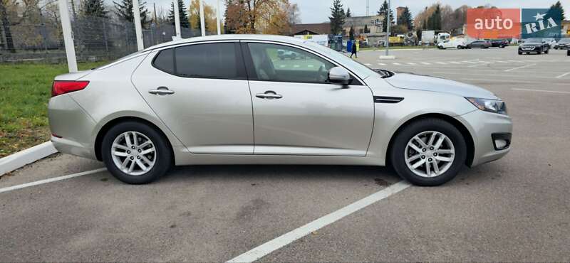 Седан Kia Optima 2012 в Житомире