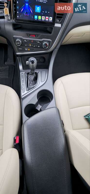 Седан Kia Optima 2012 в Житомире