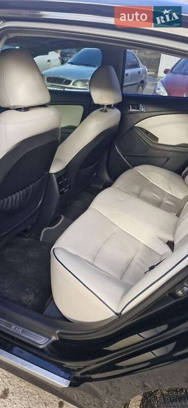 Седан Kia Optima 2014 в Харькове