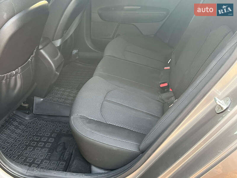 Седан Kia Optima 2017 в Киеве фото 24 Седан Kia Optima 2017 в Киеве