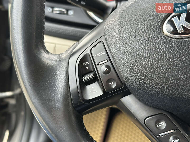 Седан Kia Optima 2012 в Харькове