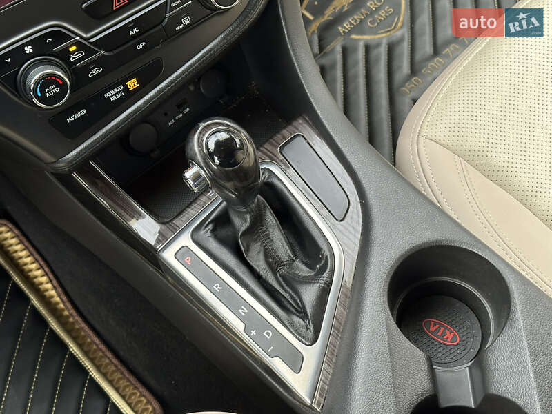 Седан Kia Optima 2012 в Харькове