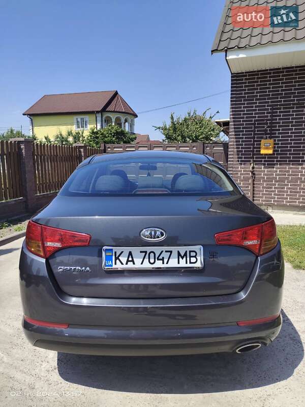 Седан Kia Optima 2011 в Киеве