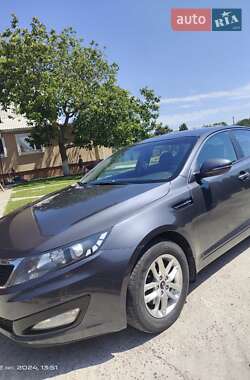 Седан Kia Optima 2011 в Киеве