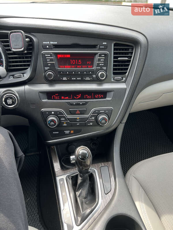 Седан Kia Optima 2011 в Києві