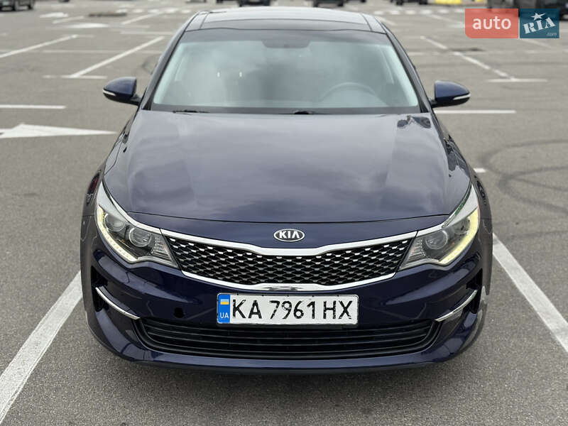 Седан Kia Optima 2017 в Киеве