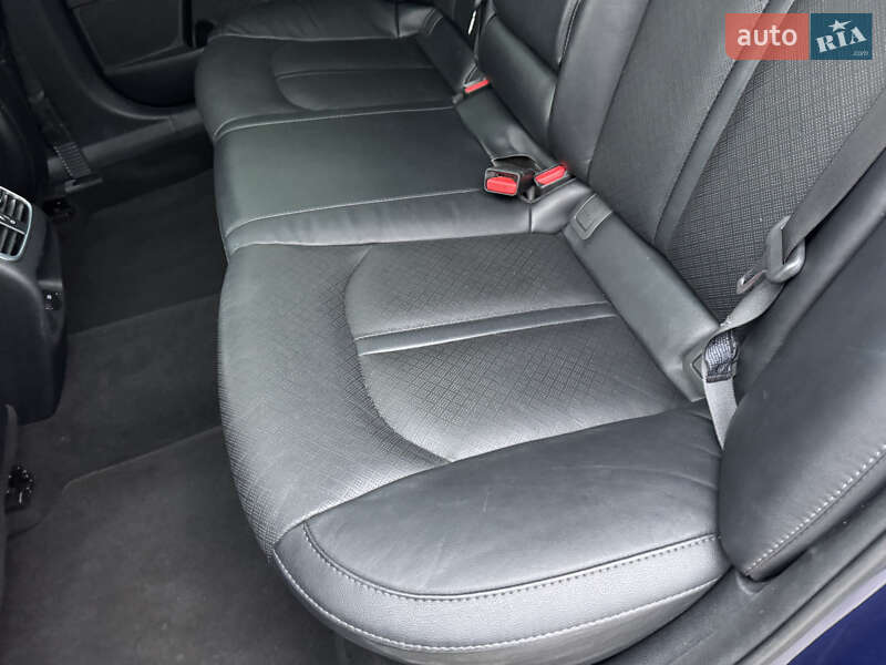 Седан Kia Optima 2017 в Киеве