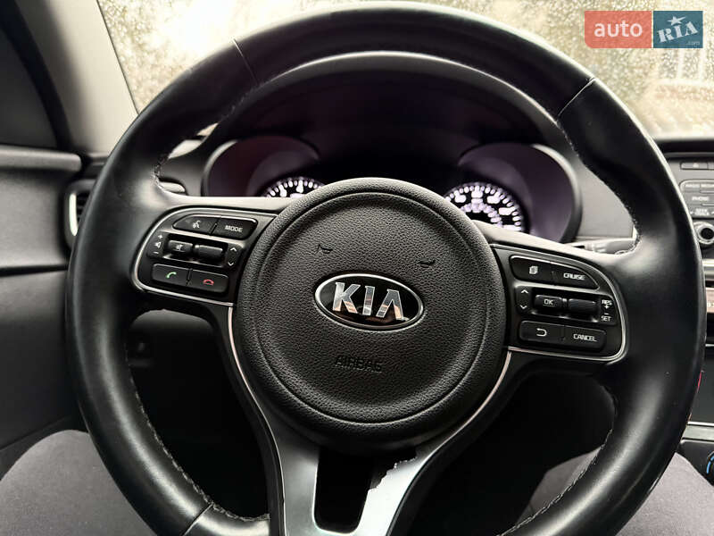 Седан Kia Optima 2016 в Харькове