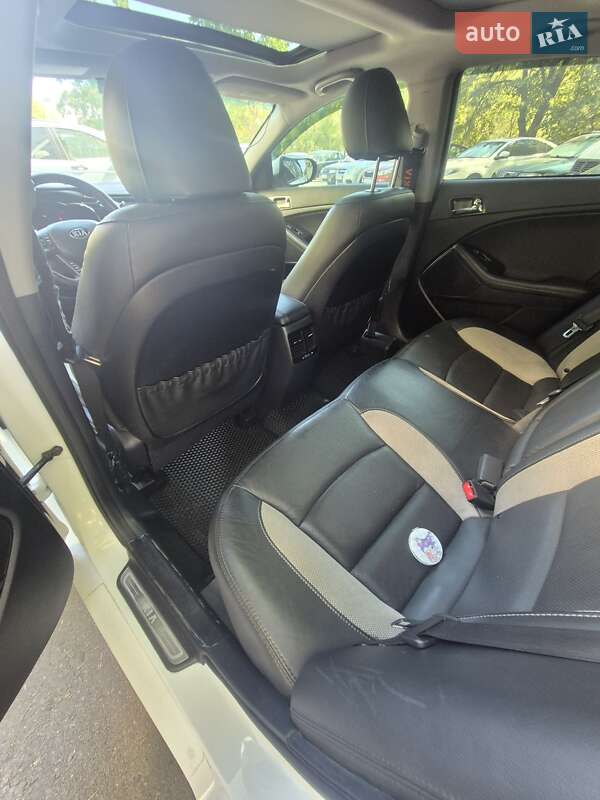 Седан Kia Optima 2012 в Запоріжжі