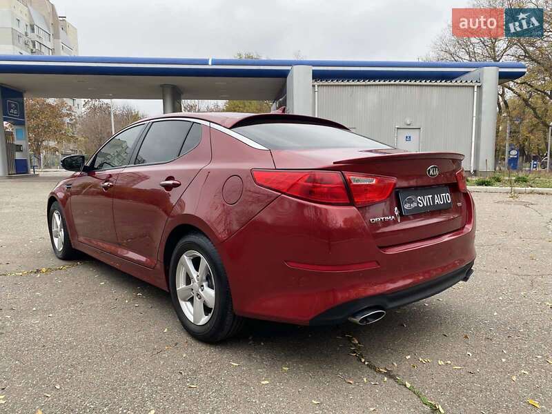 Седан Kia Optima 2015 в Николаеве