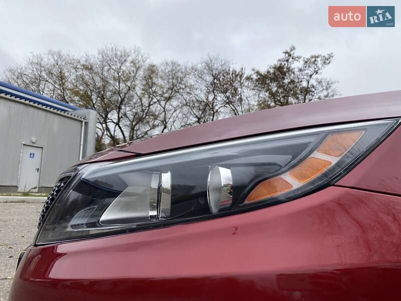 Седан Kia Optima 2015 в Николаеве