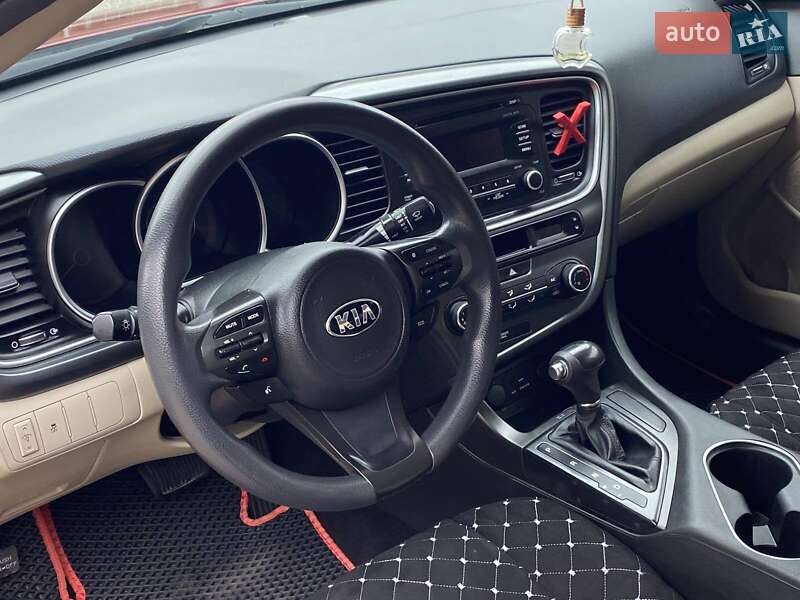 Седан Kia Optima 2015 в Николаеве