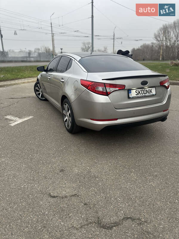 Седан Kia Optima 2011 в Киеве