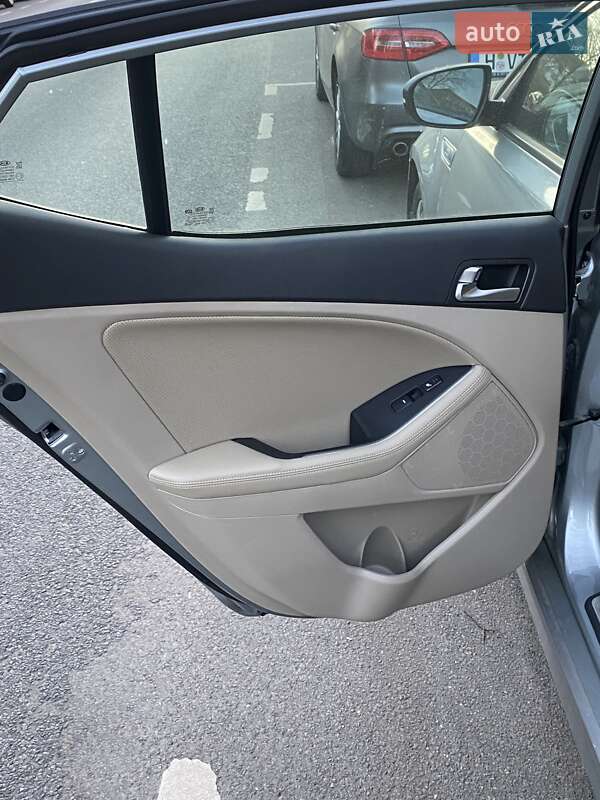 Седан Kia Optima 2014 в Одессе