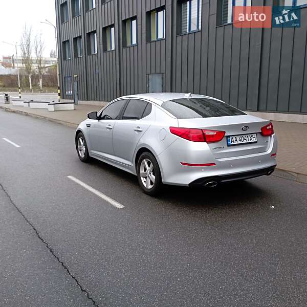 Седан Kia Optima 2015 в Киеве