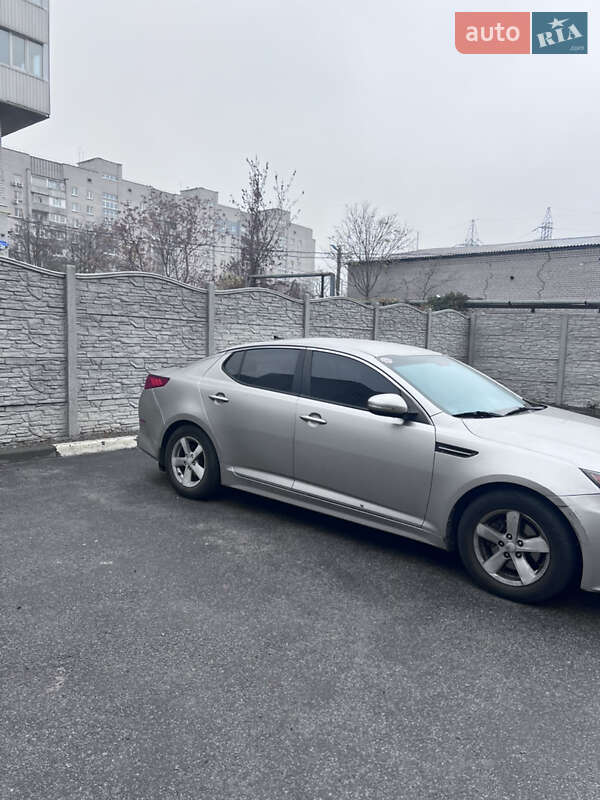 Седан Kia Optima 2013 в Днепре