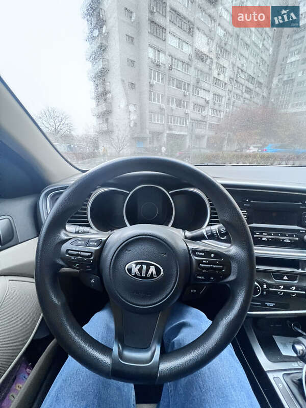 Седан Kia Optima 2013 в Днепре