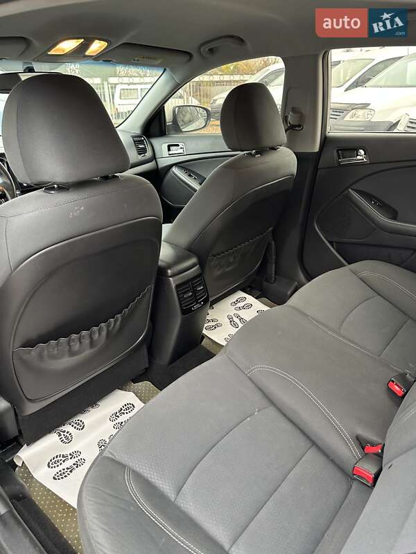 Седан Kia Optima 2013 в Смілі