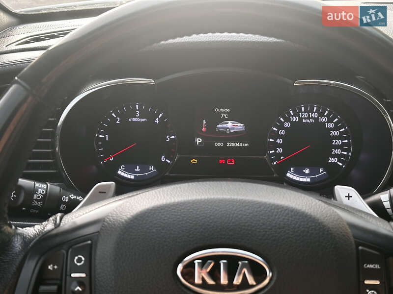 Седан Kia Optima 2011 в Полтаве