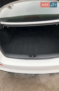 Седан Kia Optima 2015 в Полтаве