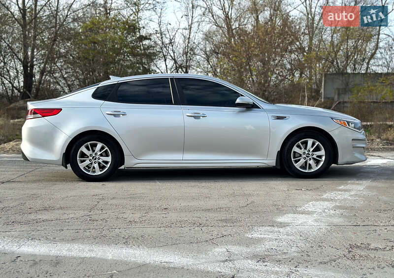 Седан Kia Optima 2016 в Києві