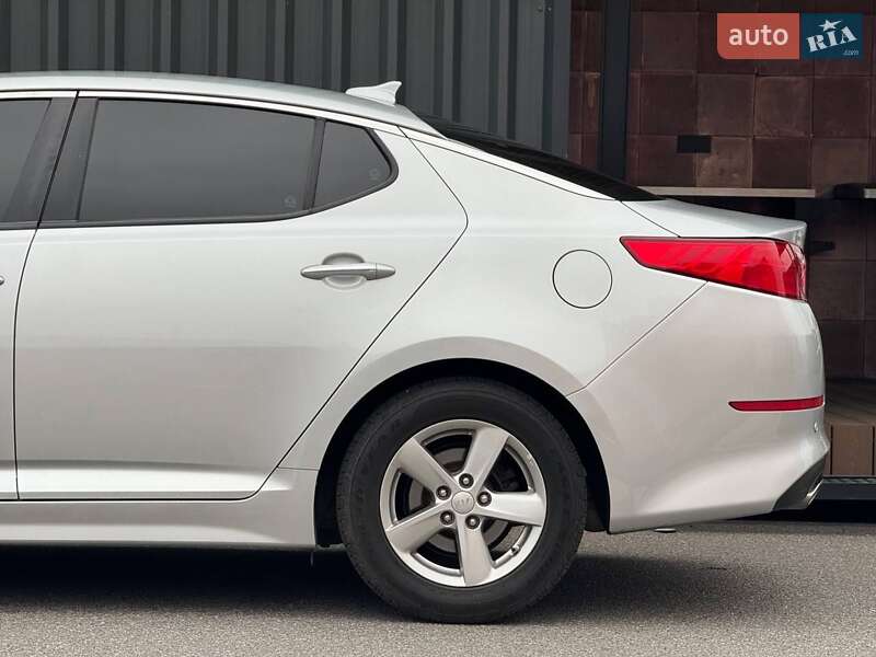 Седан Kia Optima 2015 в Киеве