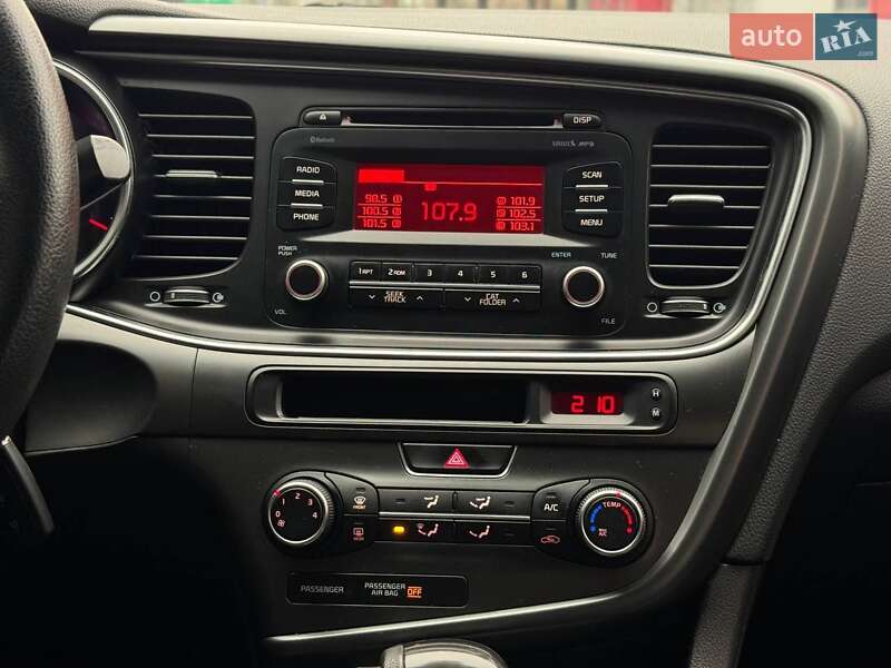 Седан Kia Optima 2015 в Киеве