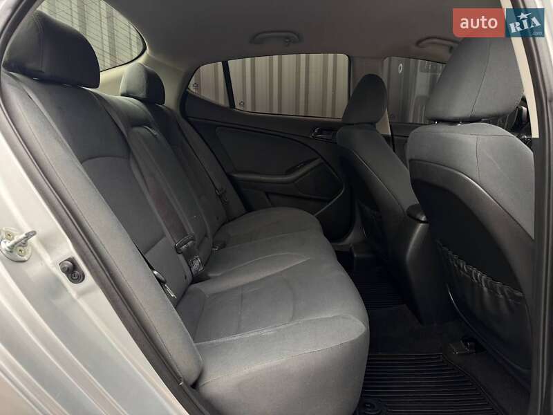 Седан Kia Optima 2015 в Киеве