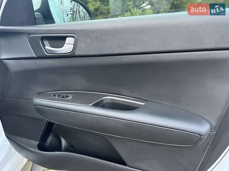 Седан Kia Optima 2017 в Дніпрі