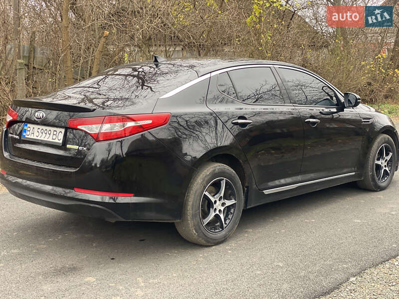 Седан Kia Optima 2013 в Новомиргороде