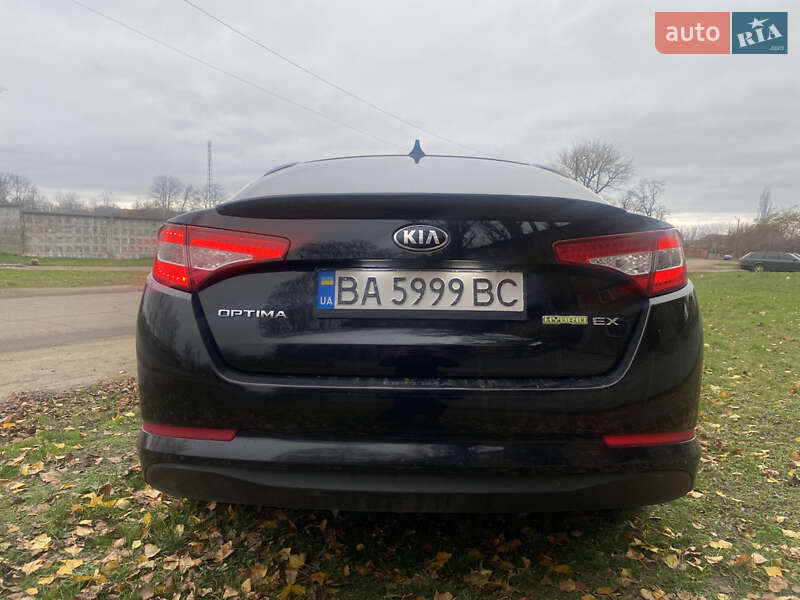 Седан Kia Optima 2013 в Новомиргороде