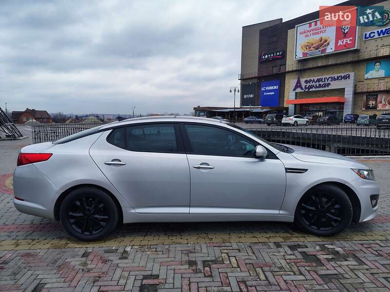 Седан Kia Optima 2011 в Харкові