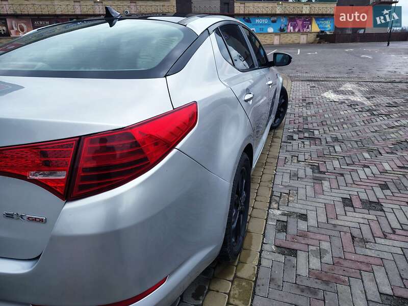 Седан Kia Optima 2011 в Харкові