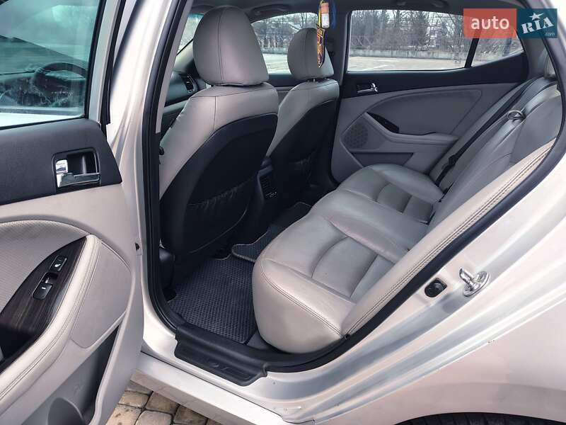 Седан Kia Optima 2011 в Харкові