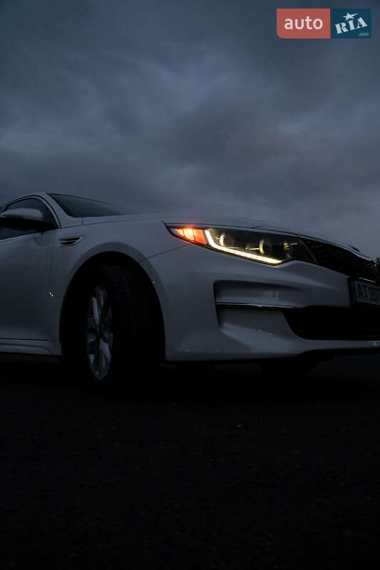 Седан Kia Optima 2016 в Бурштыне