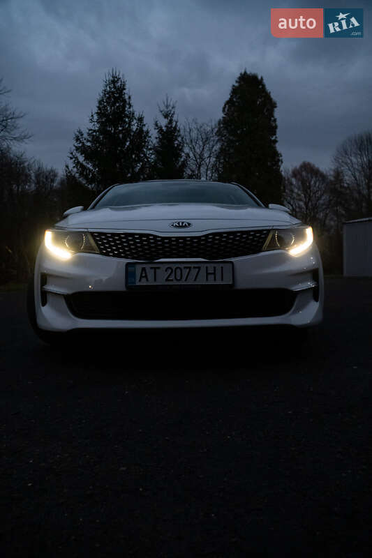Седан Kia Optima 2016 в Бурштыне