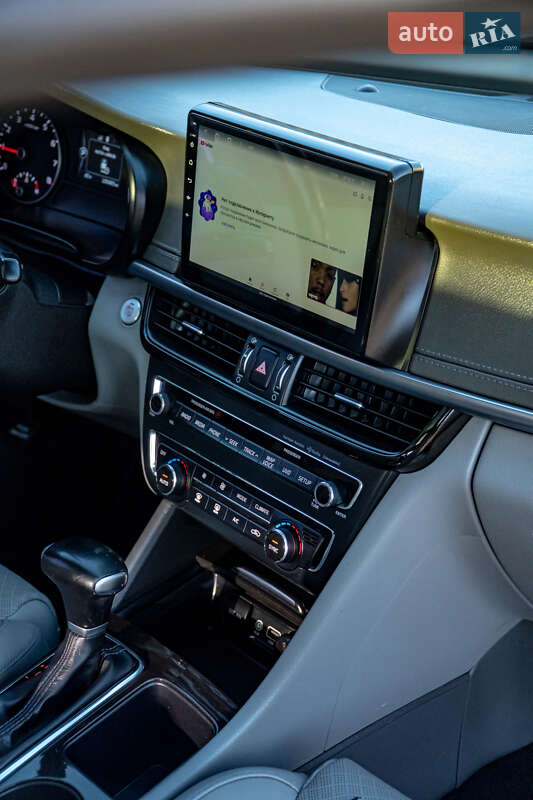 Седан Kia Optima 2016 в Бурштыне