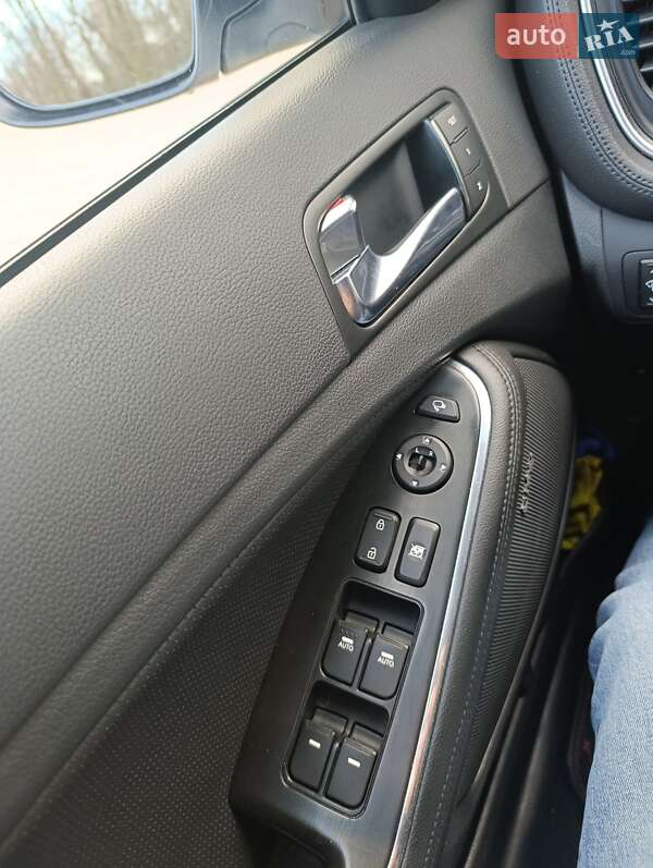 Седан Kia Optima 2014 в Киеве