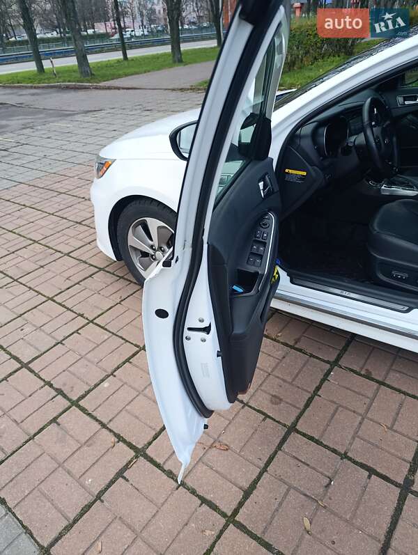 Седан Kia Optima 2014 в Киеве