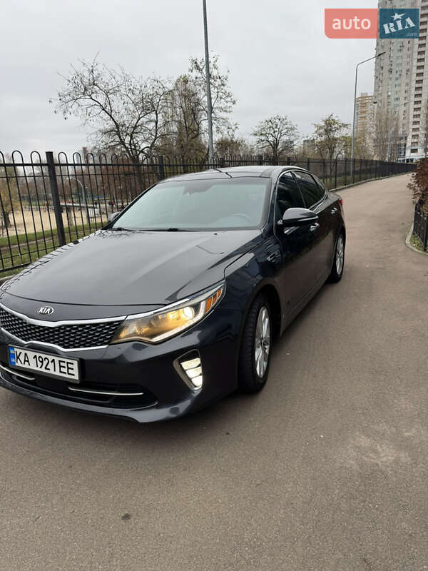 Седан Kia Optima 2017 в Киеве