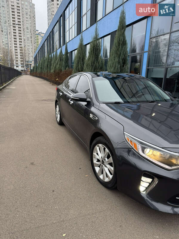 Седан Kia Optima 2017 в Киеве