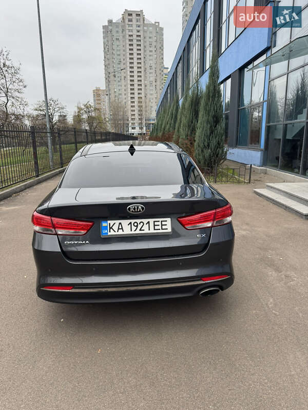 Седан Kia Optima 2017 в Киеве
