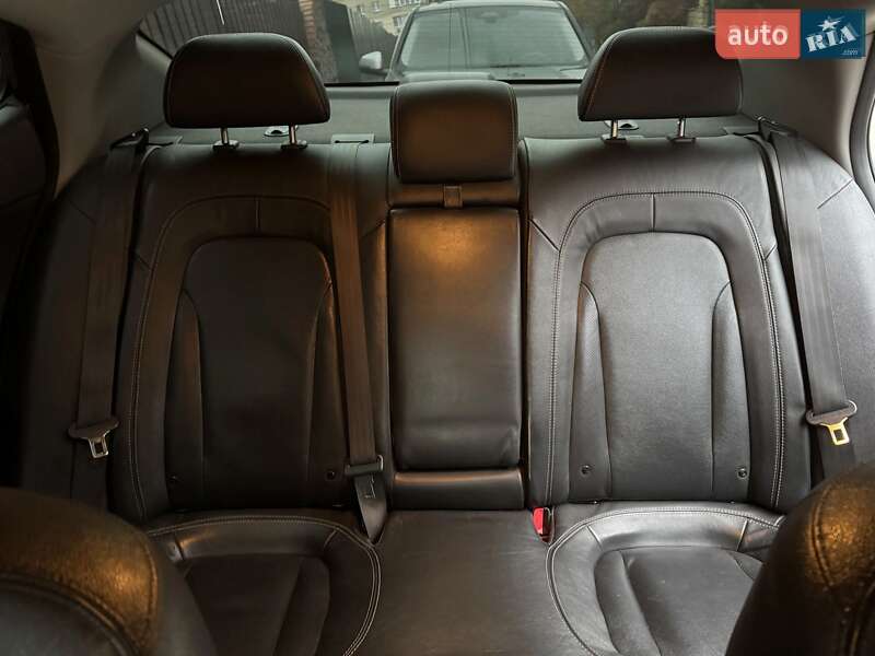 Седан Kia Optima 2012 в Києві