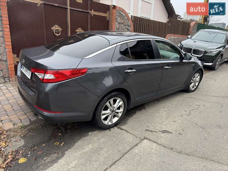 Седан Kia Optima 2012 в Києві