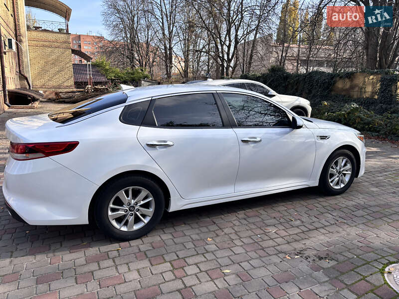 Седан Kia Optima 2017 в Полтаве